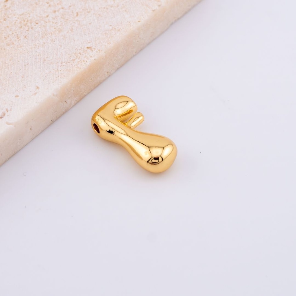 Dije letras del abecedario baño 18k letra F