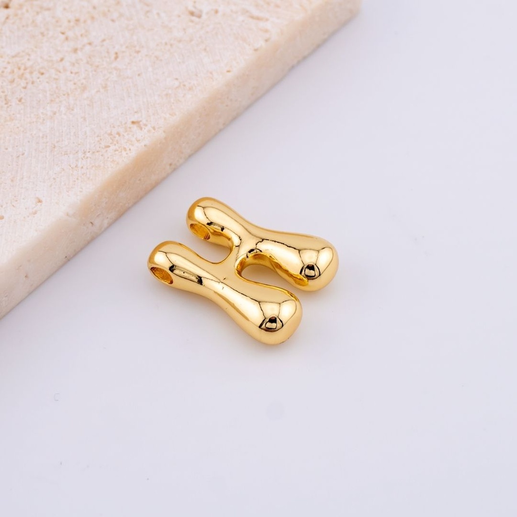 Dije letras del abecedario baño 18k letra H