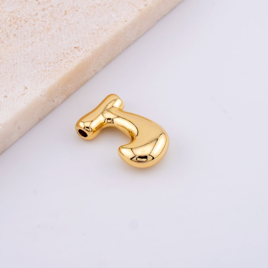 Dije letras del abecedario baño 18k letra J