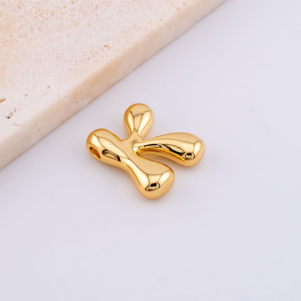 Dije letras del abecedario baño 18k letra K