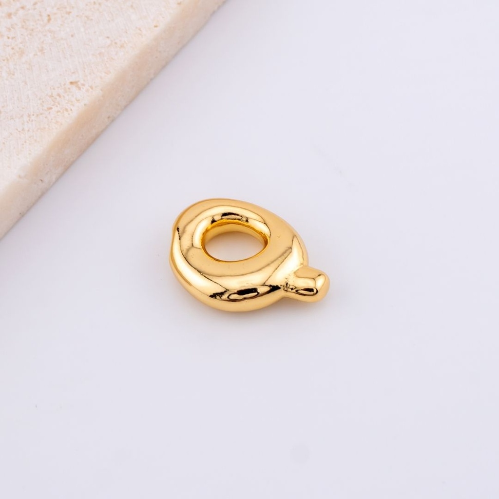 Dije letras del abecedario baño 18k letra Q