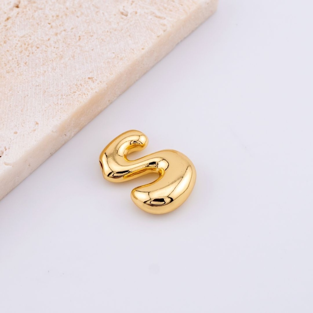 Dije letras del abecedario baño 18k letra S