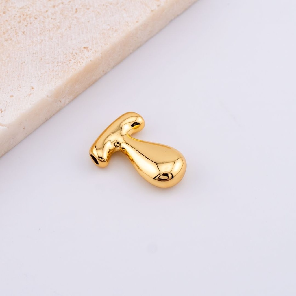 Dije letras del abecedario baño 18k letra T