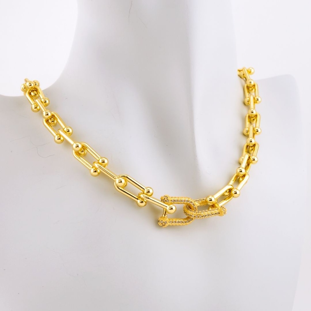 Collar eslabones con centro de zirconias baño 18k