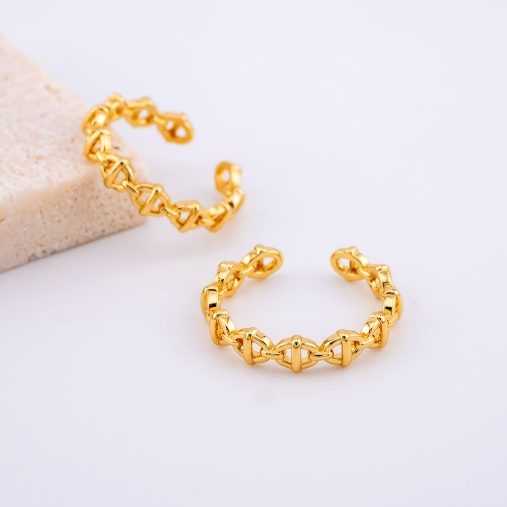 Anillo ajustable  con eslabones  baño 18k 