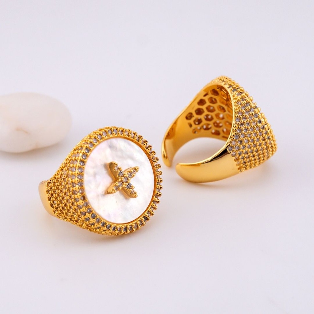 Anillo grande ajustable con madre perla y zirconias baño 18k 