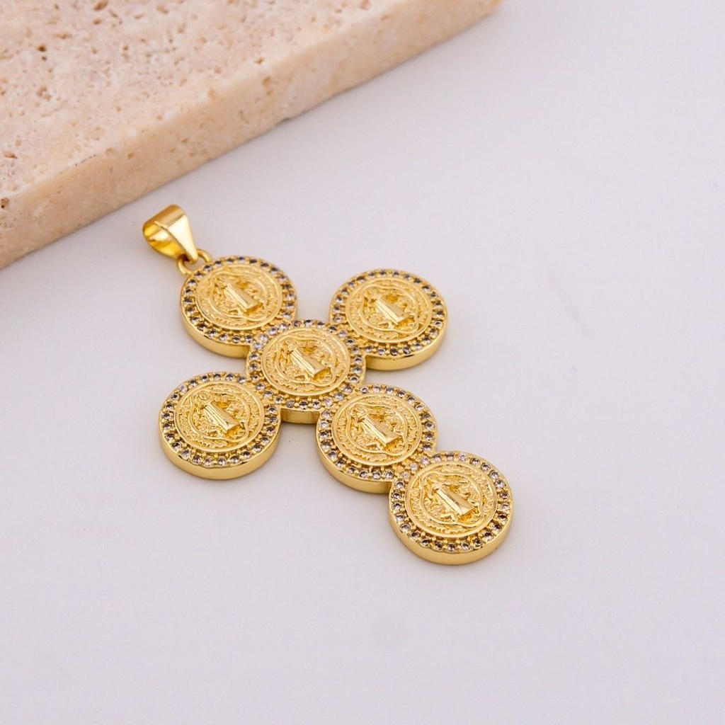 Dije religioso grande en forma de cruz  micropave y baño 18k
