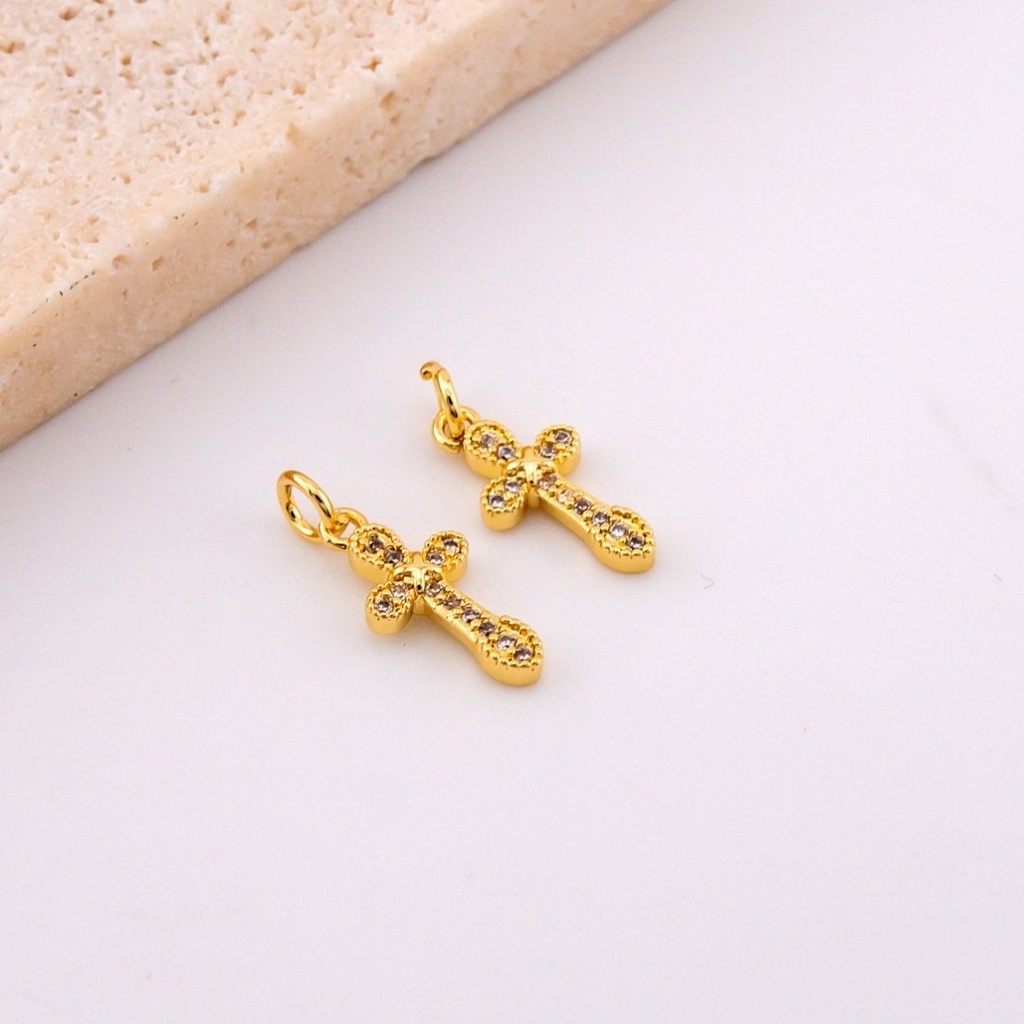 Mini Dije forma de cruz  micropave y baño 18k