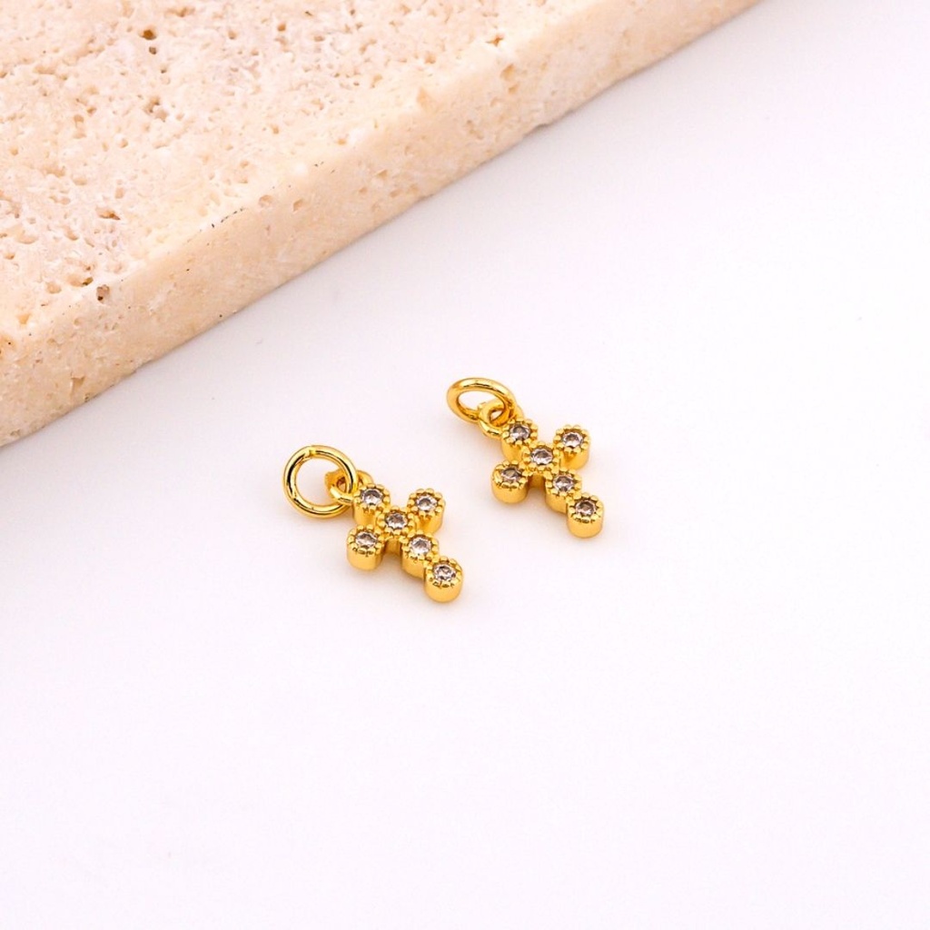 Mini Dije forma de cruz  micropave y baño 18k