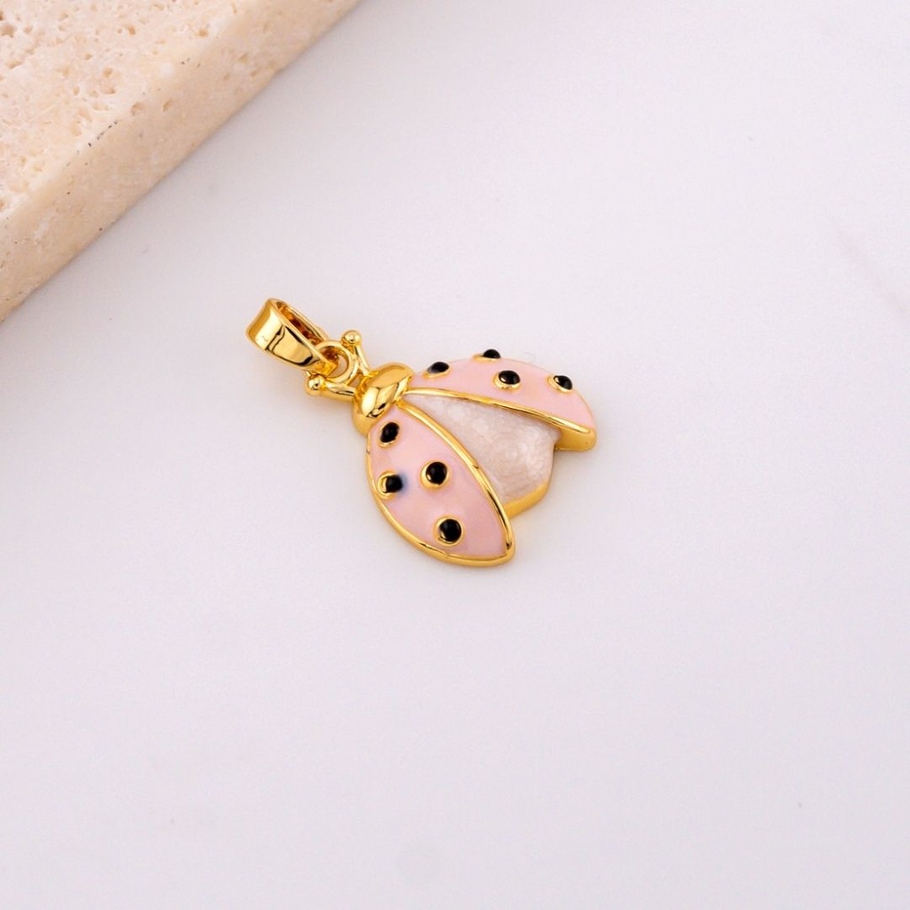  Dije mariquita esmaltado y baño 18k