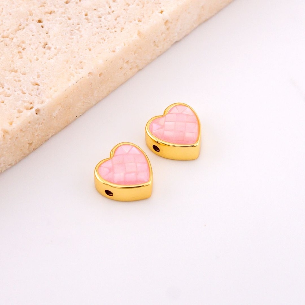  Separador en forma de corazon con concha de nacar y baño 18k
