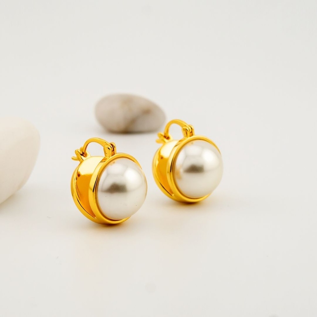 Aretes hoops con perlas y baño 18k