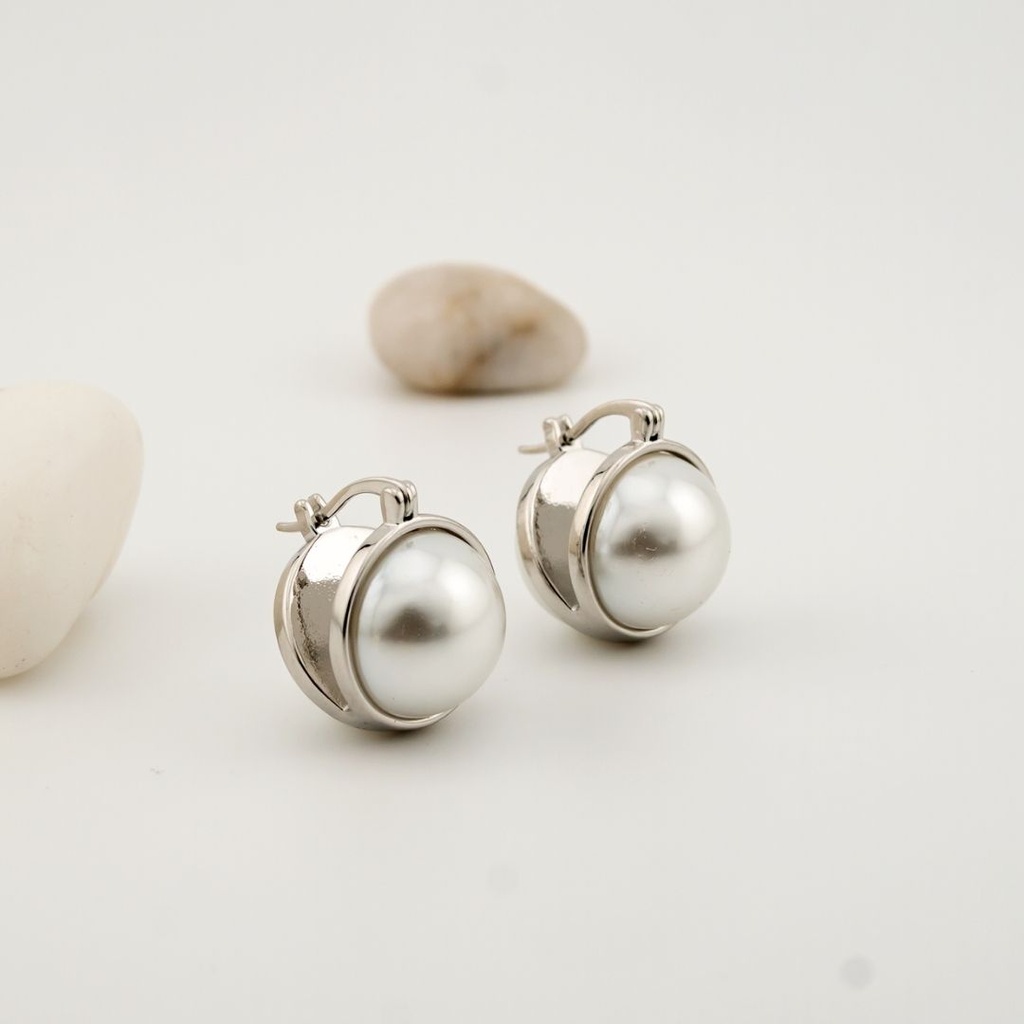 Aretes hoops con perlas y baño 18k