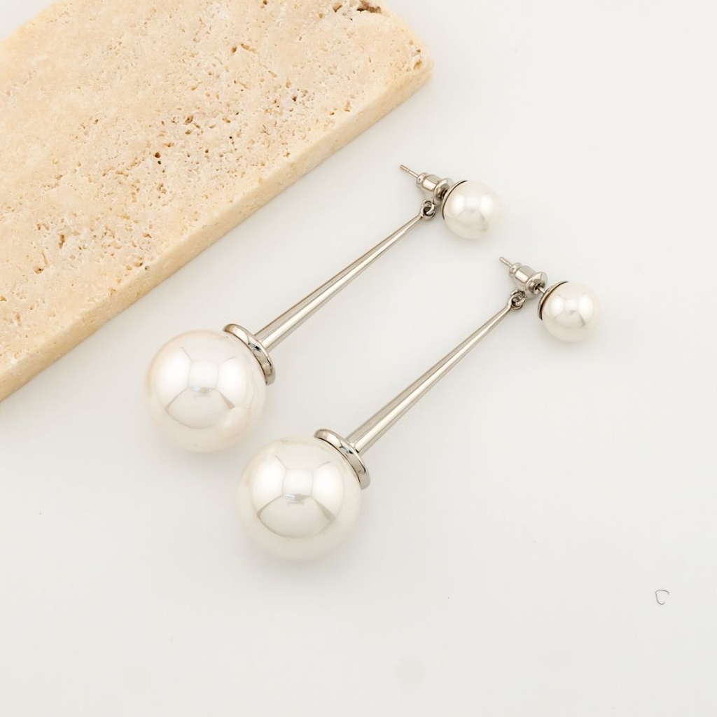 Aretes stud largos con perlas y baño 18k pin de plata