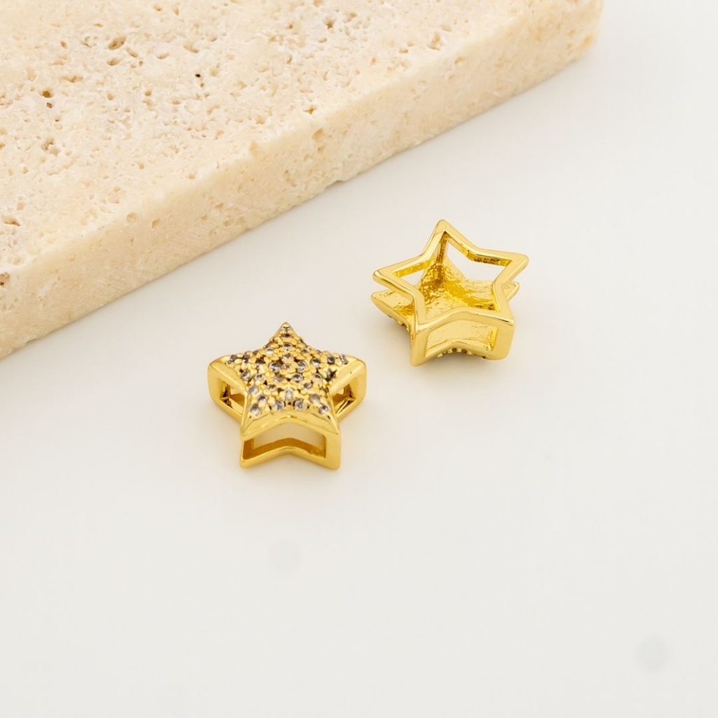 Separador en forma de ESTRELLA micropave y baño 18k 