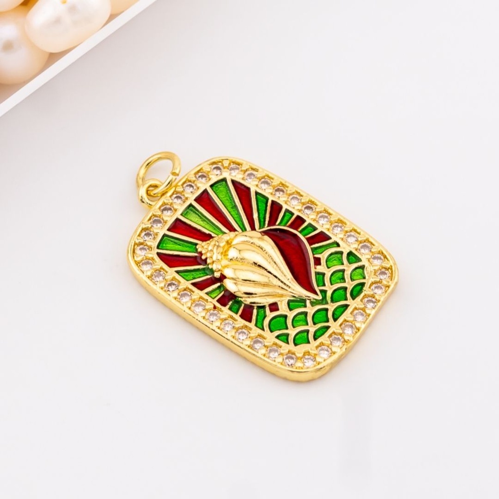 Dije medalla concha de mar con micropave esmaltado  baño 18k