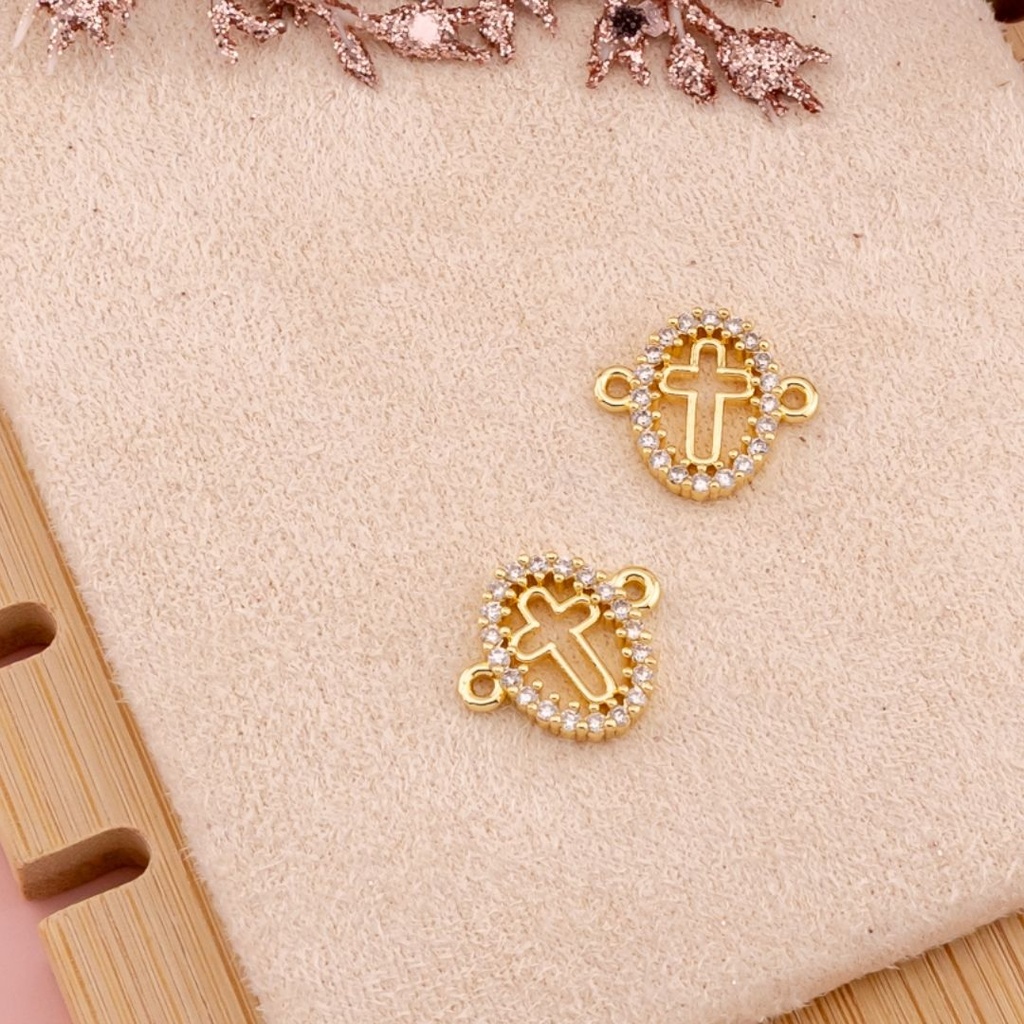 Enlace de cruz con zirconias baño 18k