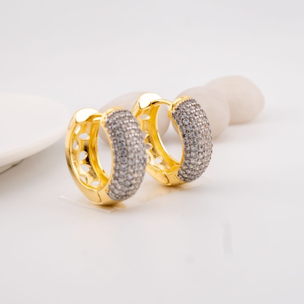 Aretes hoops dos tonos con zirconias baño 18k pin de plata