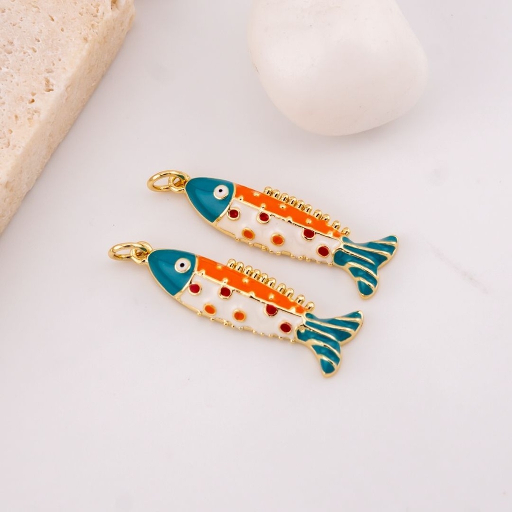 Dije en forma de pez esmaltado baño 18k