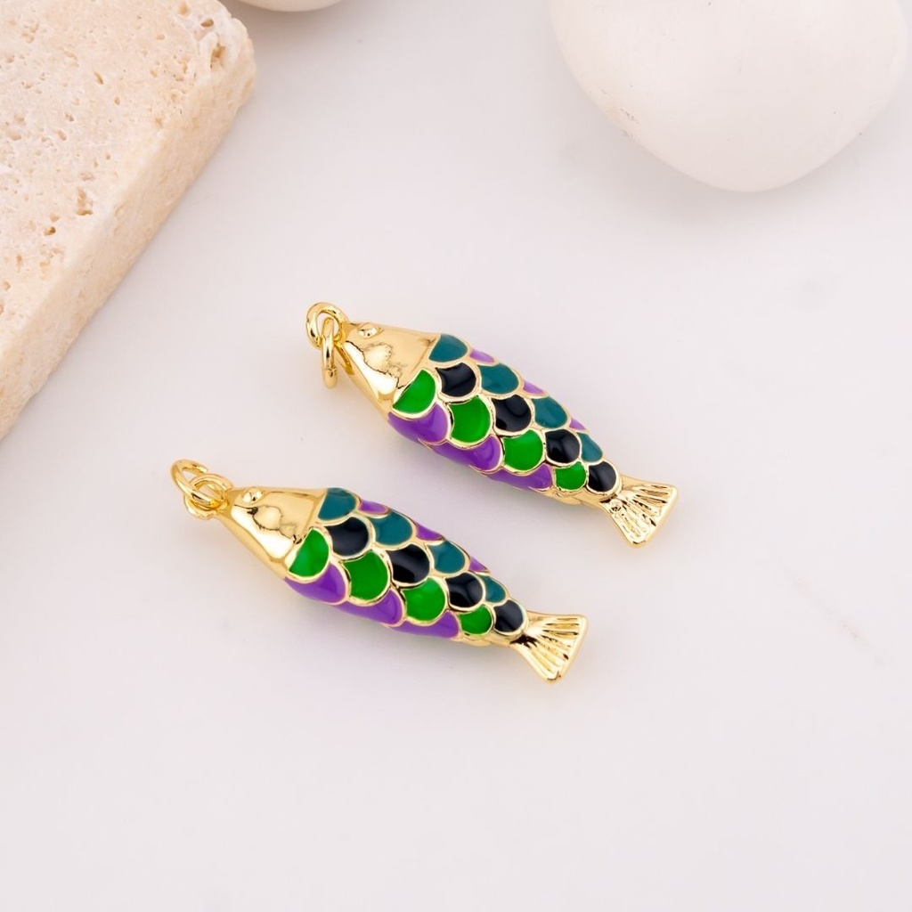 Dije en forma de pez esmaltado baño 18k
