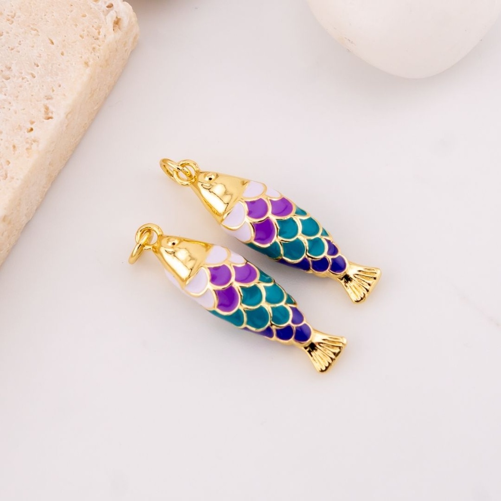 Dije en forma de pez esmaltado baño 18k