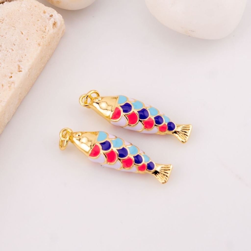 Dije en forma de pez esmaltado baño 18k