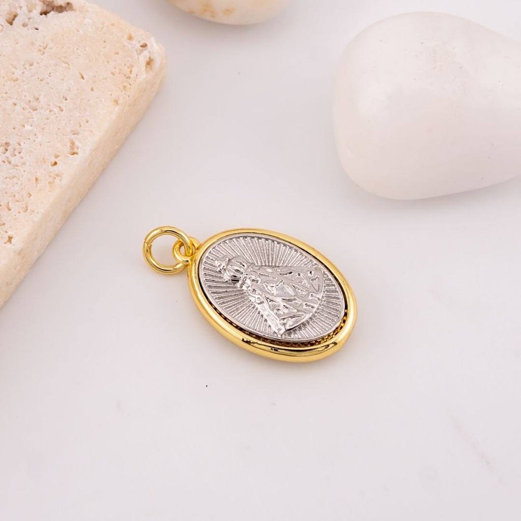 Dije religioso  baño 18k  22x15 mm