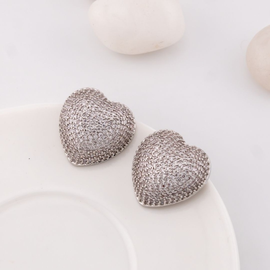 Aretes  corazon con zirconia baño 18k pin de plata
