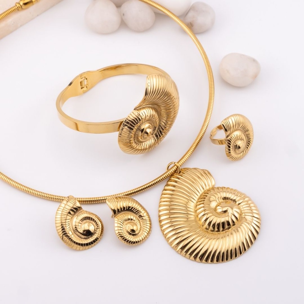 Set de collar, anillo, artes y brrazalete de caracol de mar en acero inoxidable
