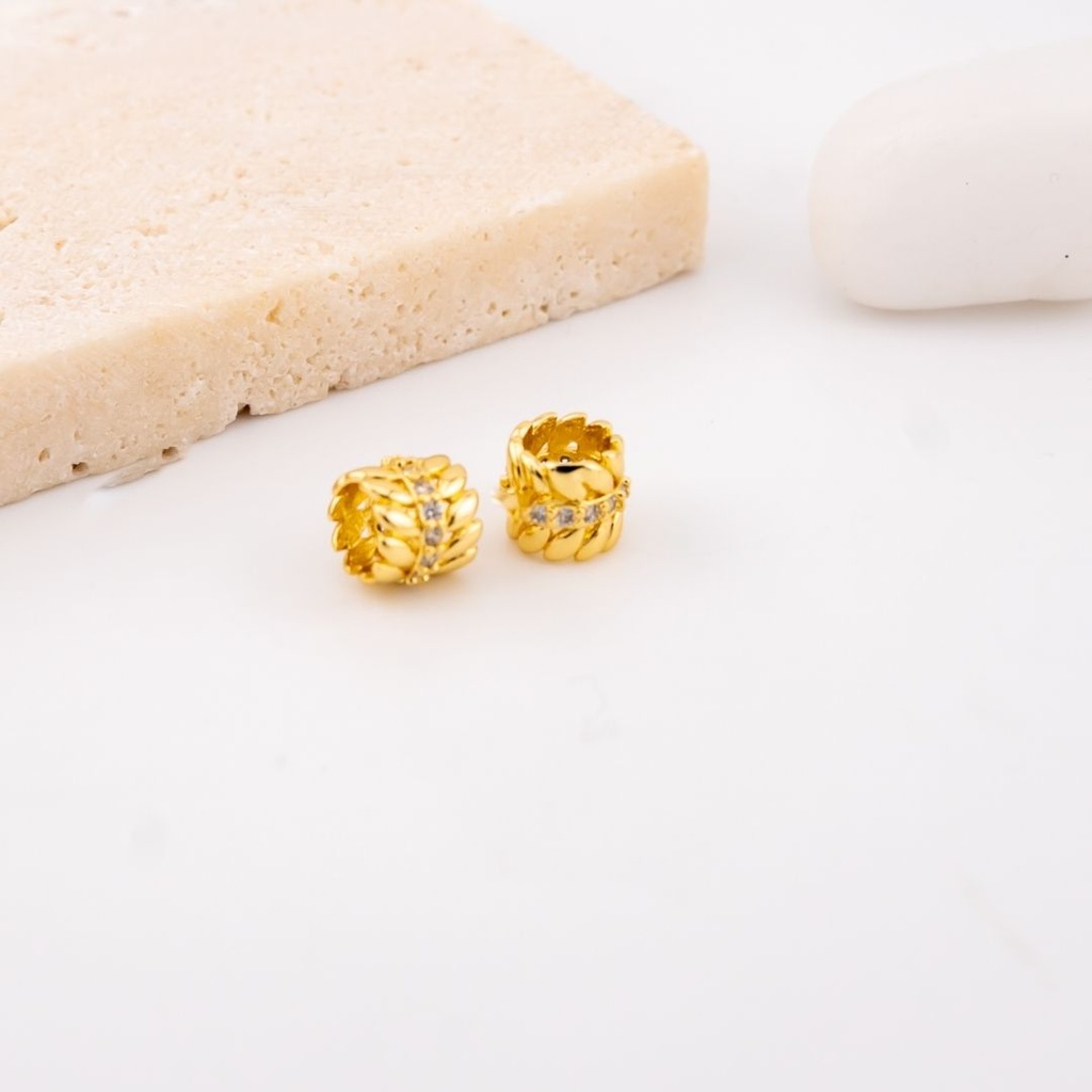 Separador con micropave y baño 18k