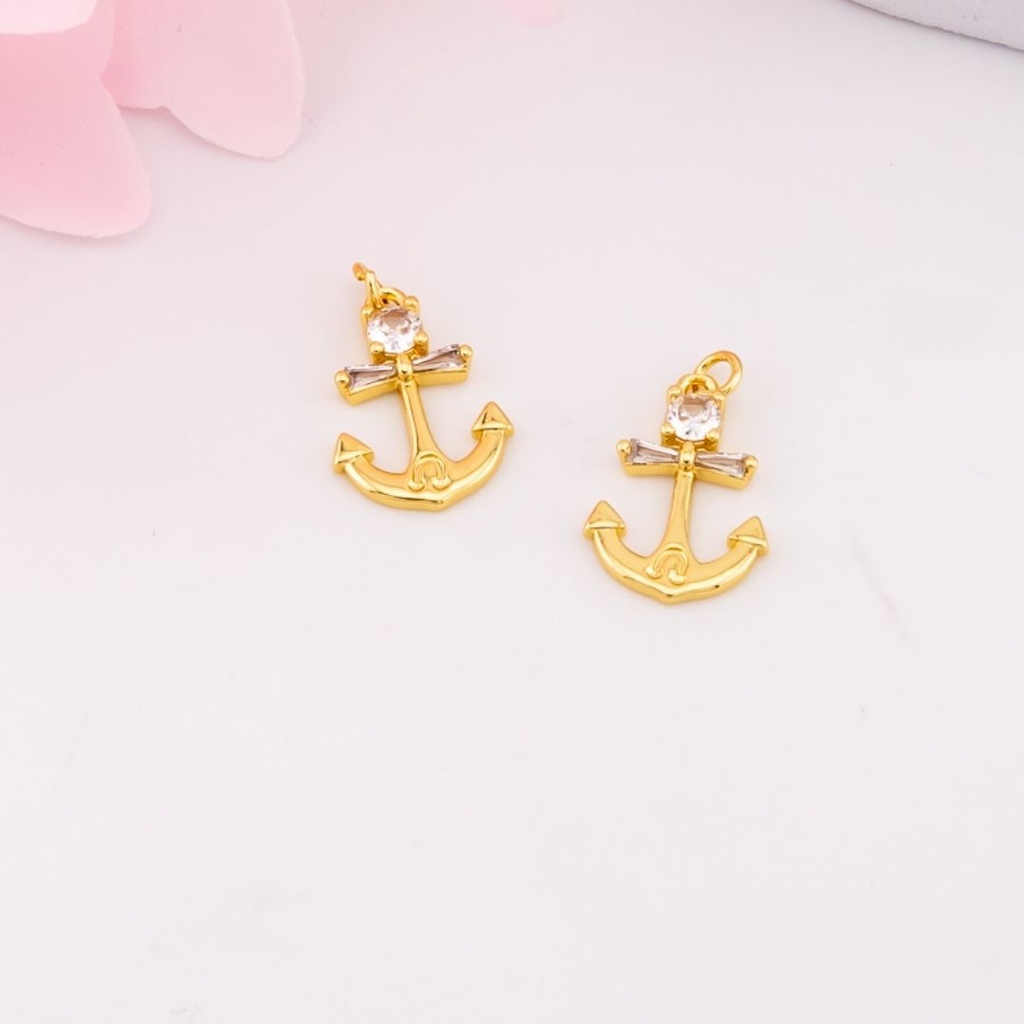 Dije de ancla con zirconias baño 18k