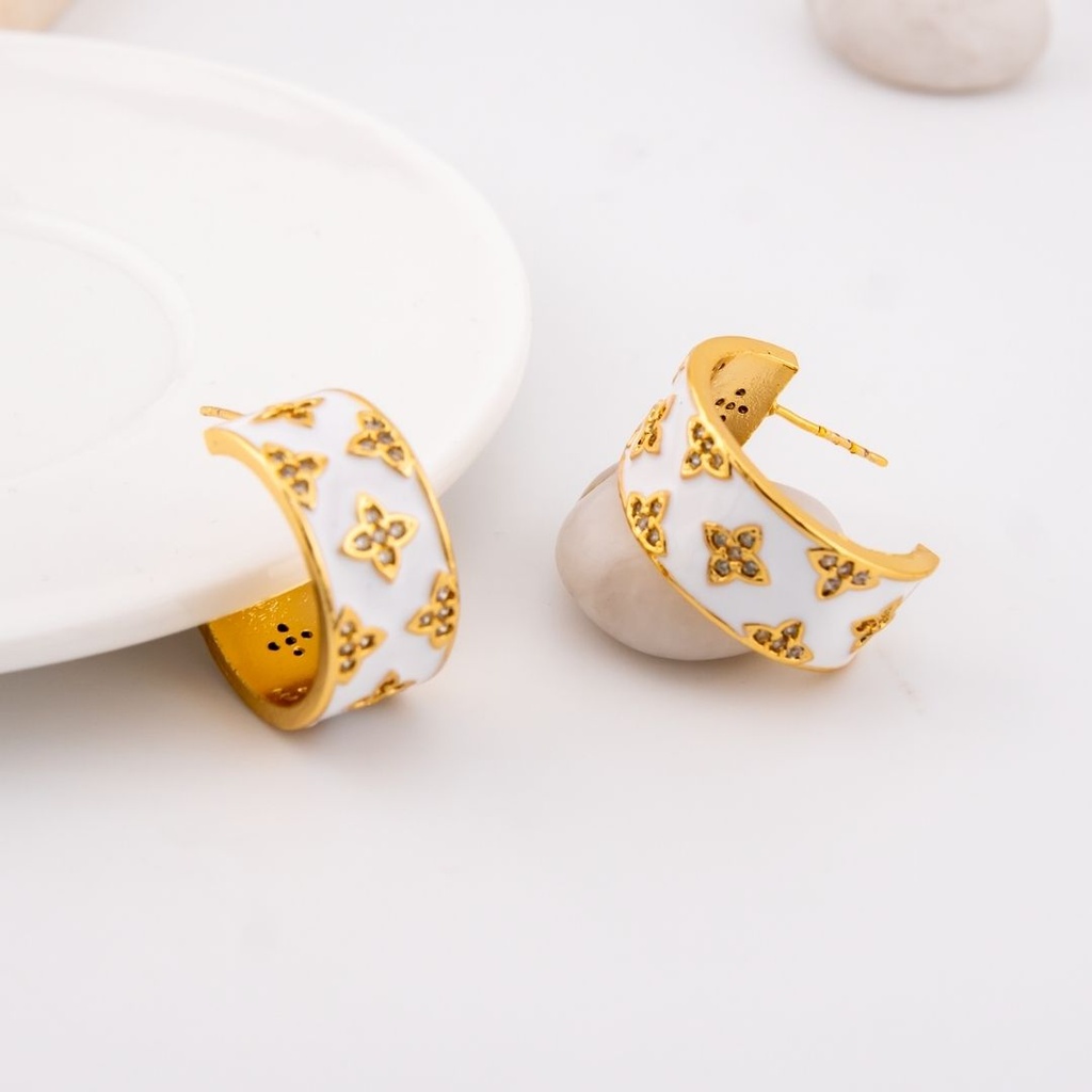 Aretes  C hoops zirconia esmaltados baño 18k pin de plata