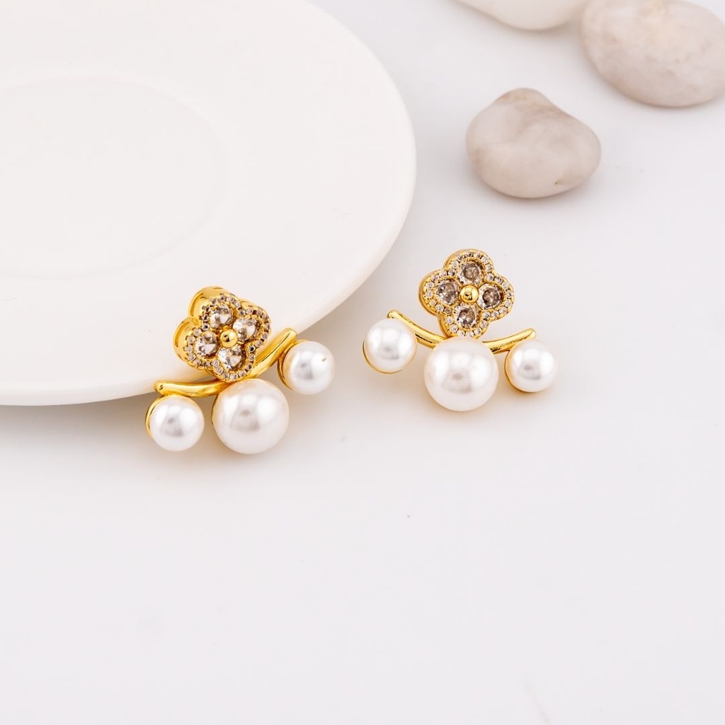 Aretes  Stud con zirconia con perlas baño 18k pin de plata