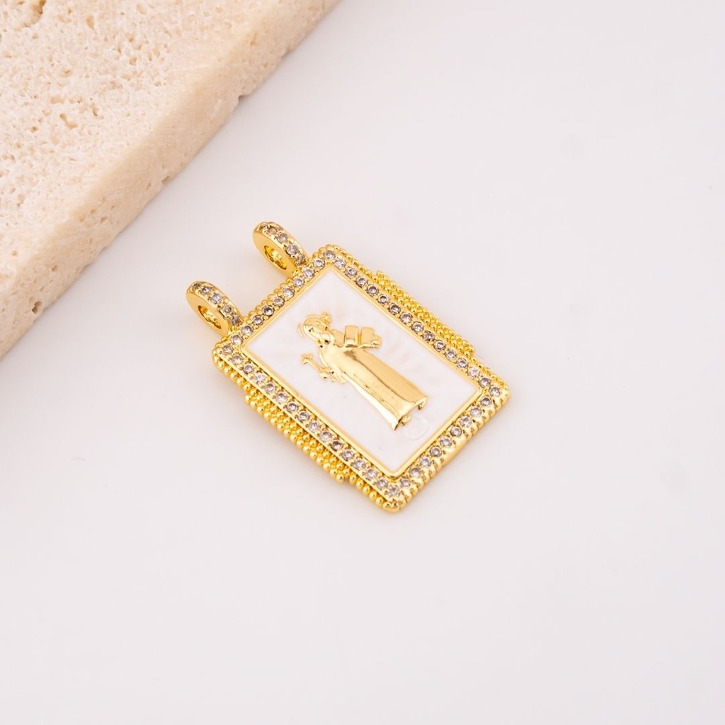 Dije medalla religiosa con micropave y baño 18k