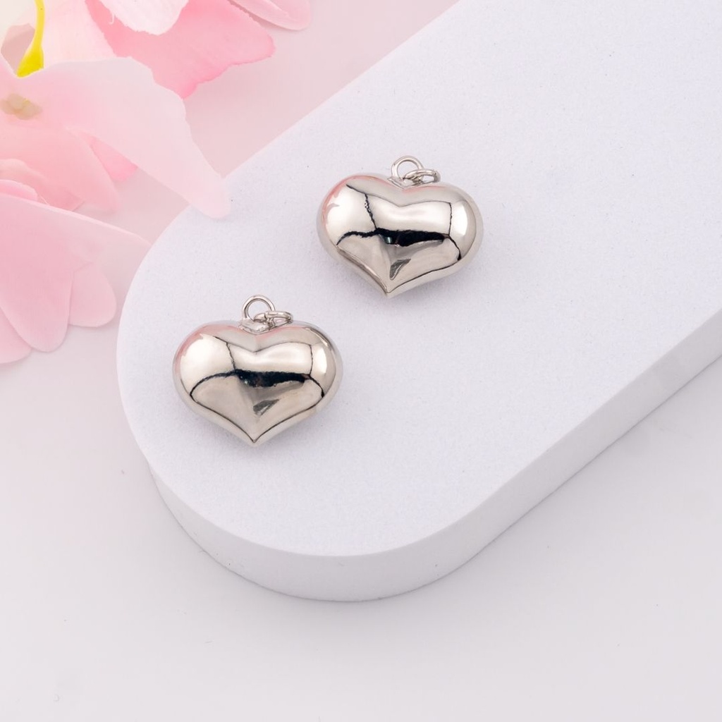 Dije de corazon solido pequeño baño 18k