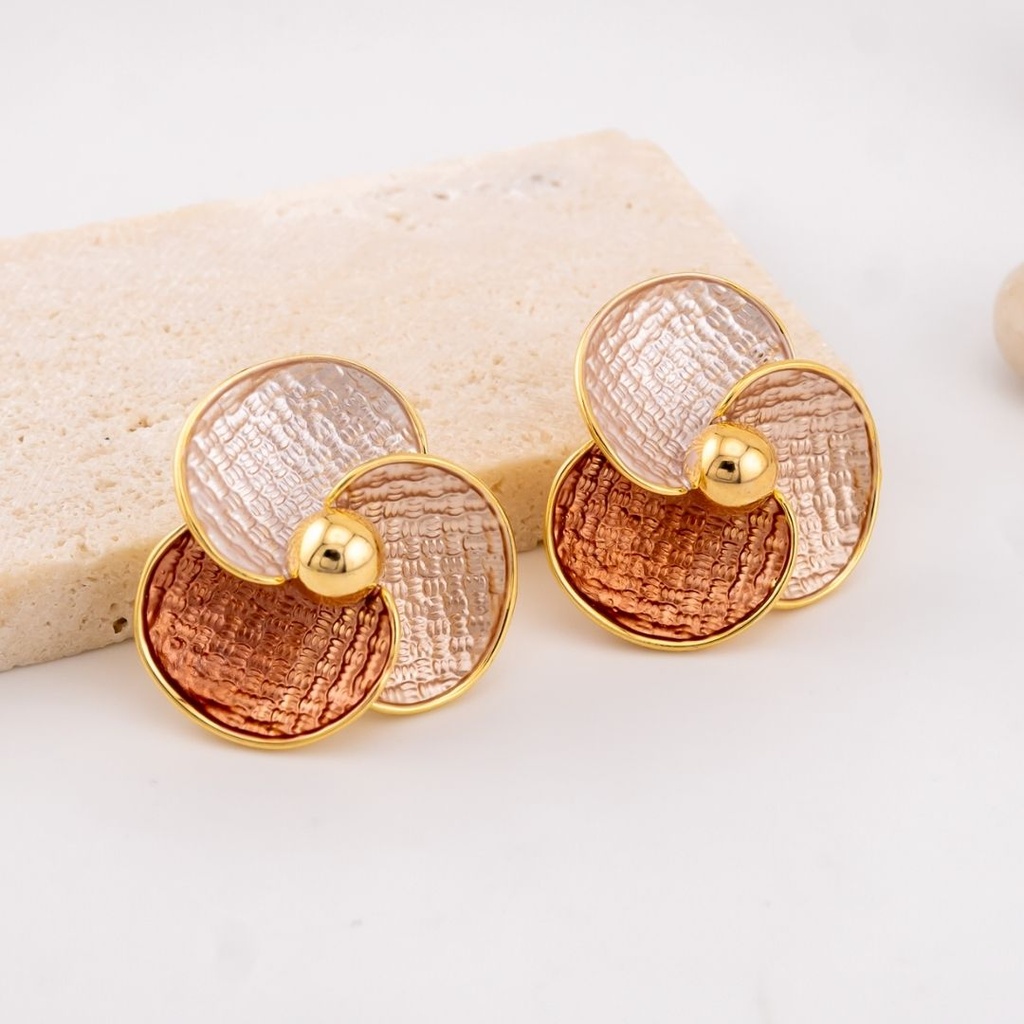Aretes stud flor esmaltada baño 18k