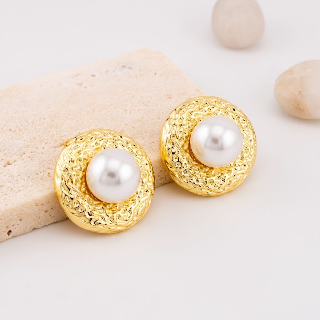 Aretes stud con perla baño 18k
