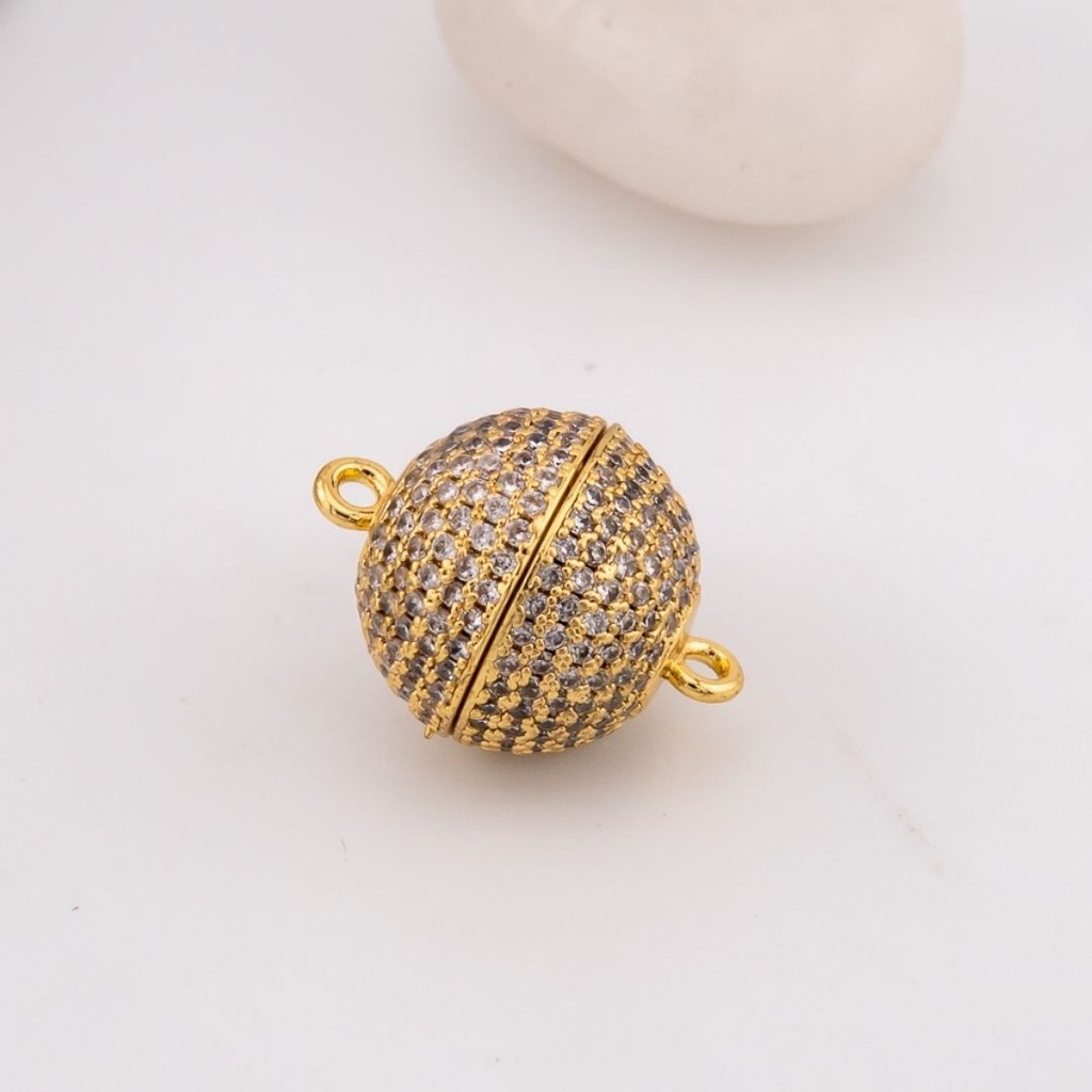  Broche con iman micropave y baño 18k de 14 mm