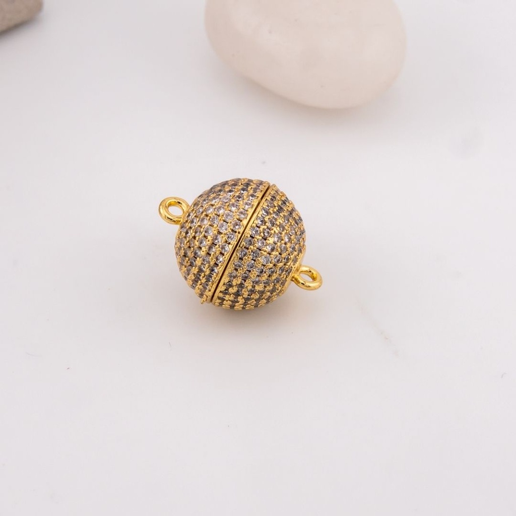  Broche con iman micropave y baño 18k de 12 mm 