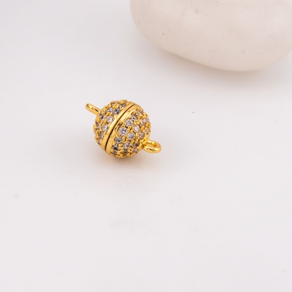  Broche con iman micropave y baño 18k de 8 mm