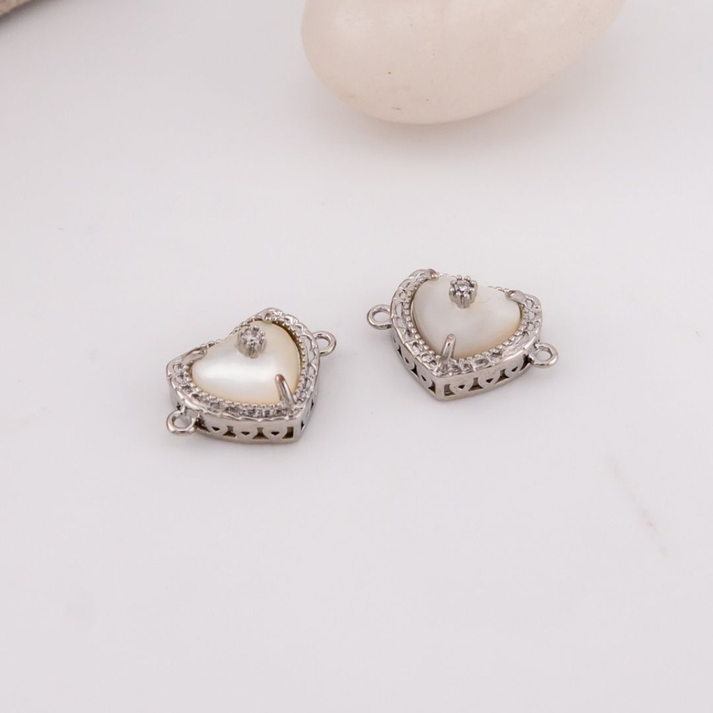 Enlace corazon con opalo micropave y baño 18k