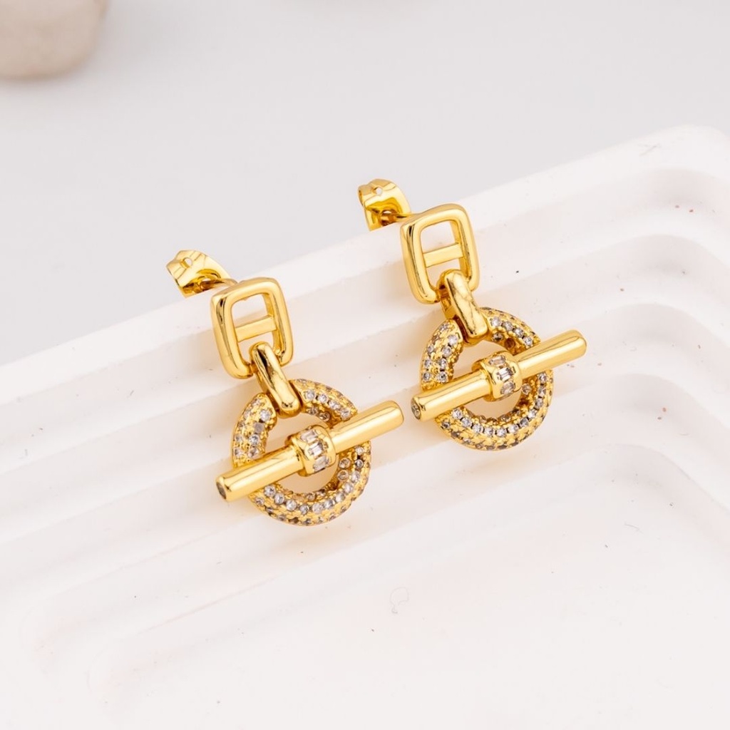 Aretes colgantes con zirconia baño 18k