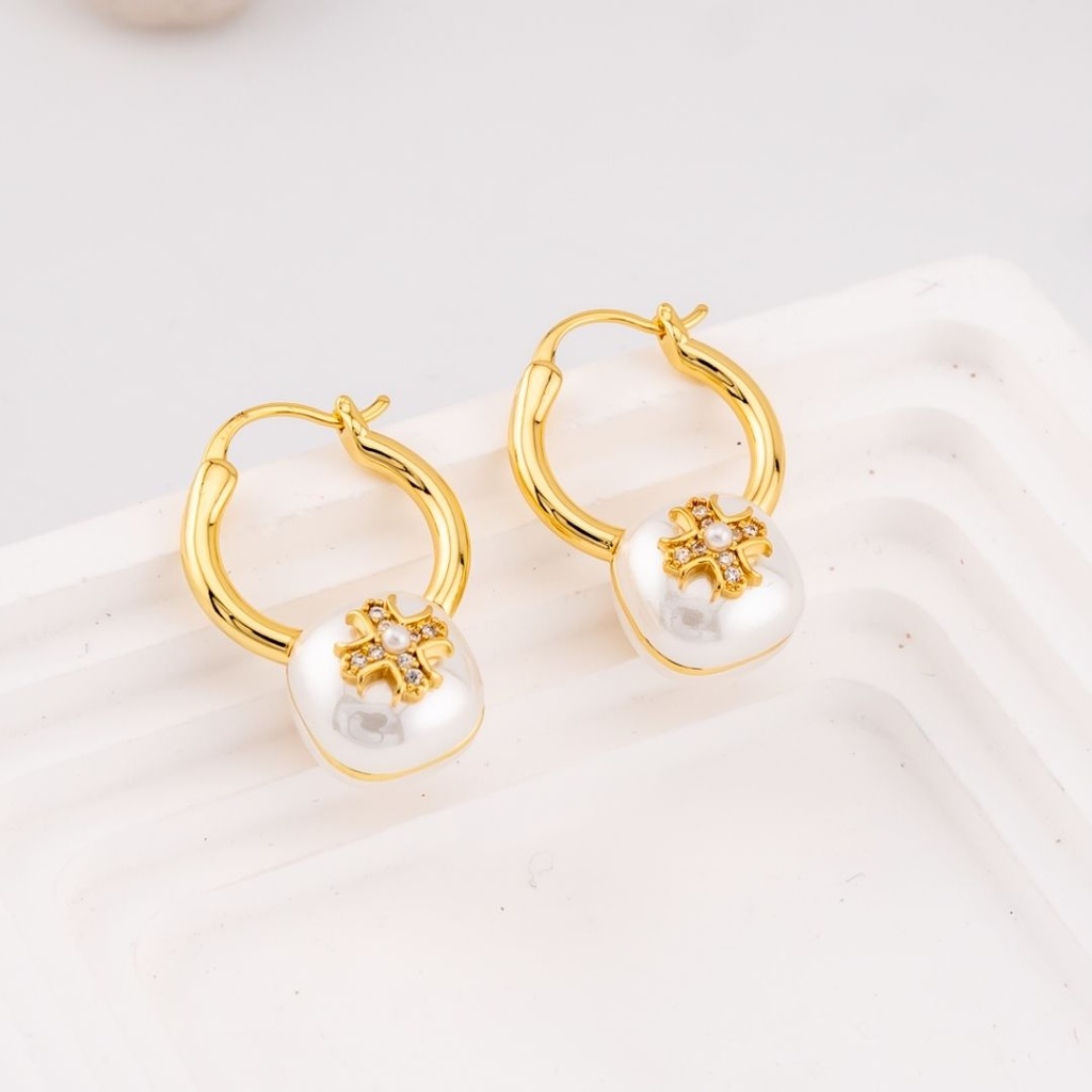 Aretes hoops con zirconia y perlas baño 18k