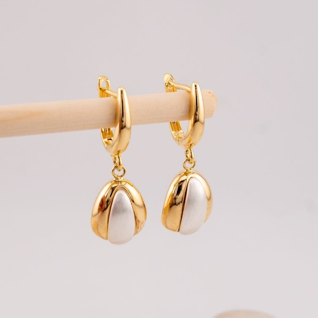 Aretes colgantes dos tonos baño 18k