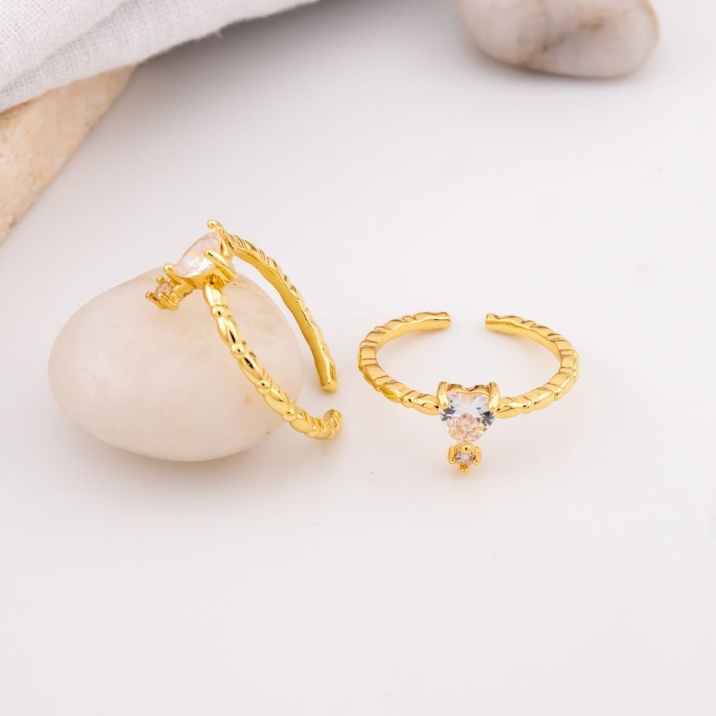 Anillo corazon con zirconias  baño 18k