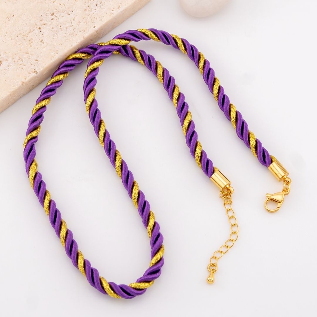 Collar de hilo trenzazo con hilo metalizado baño 18k
