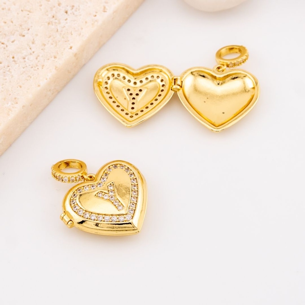  Dije escapulario letra Y corazón micropave y baño 18k