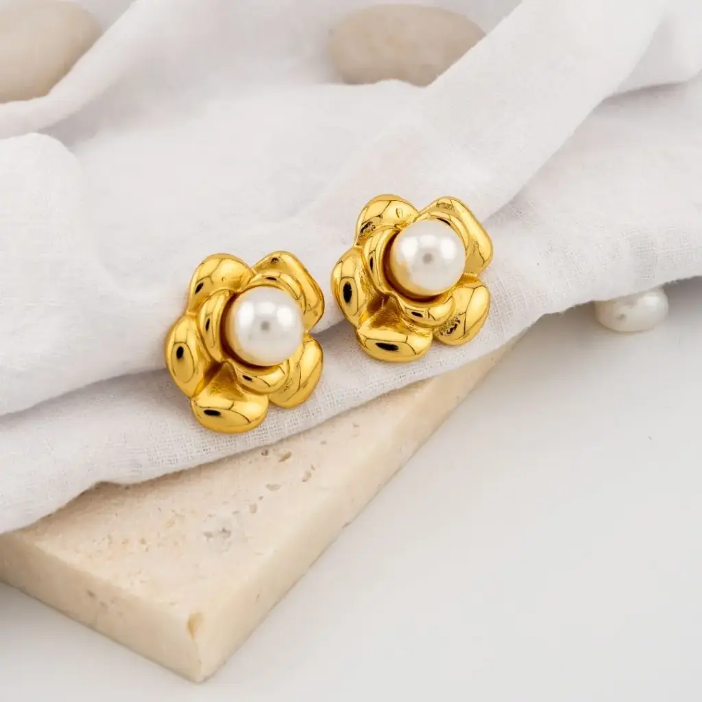 Aretes stud flor con perlas acero inoxidable