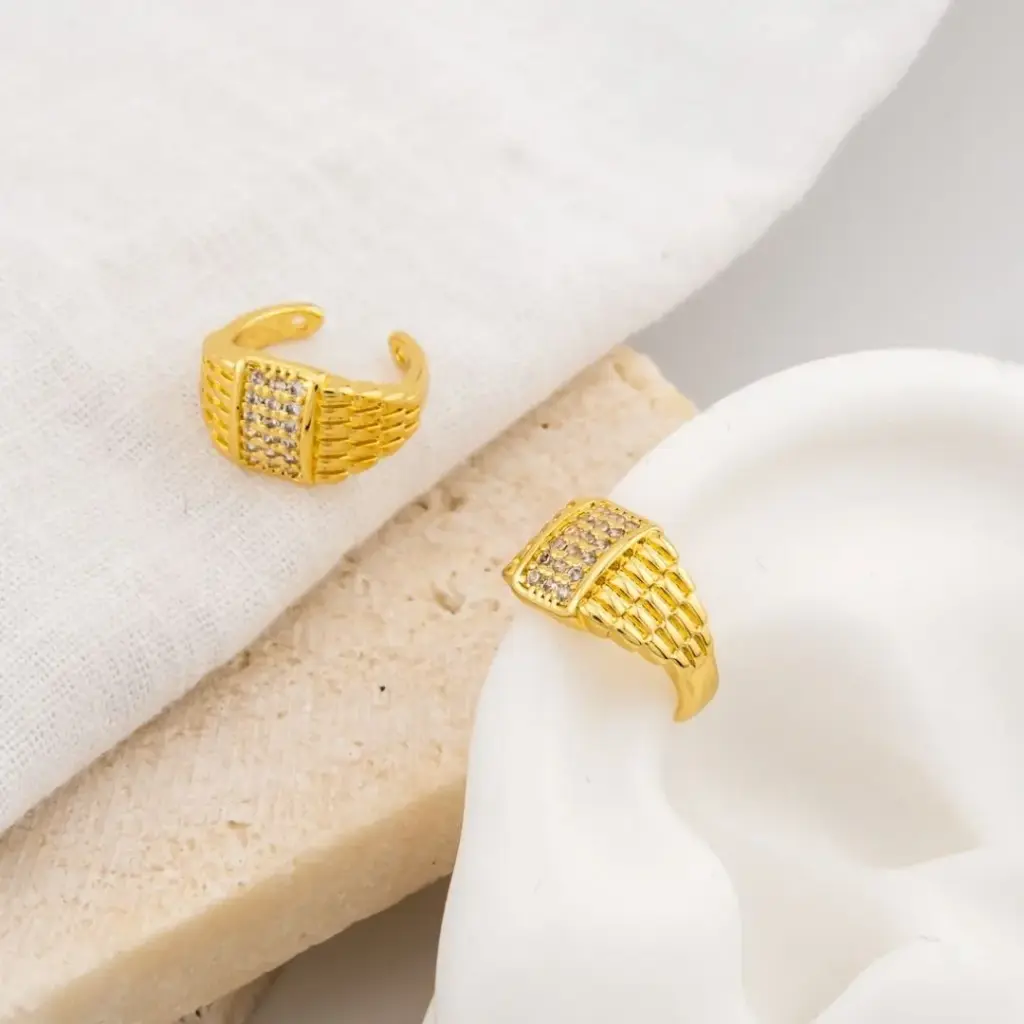 Aretes earcuff con zirconias baño 18k