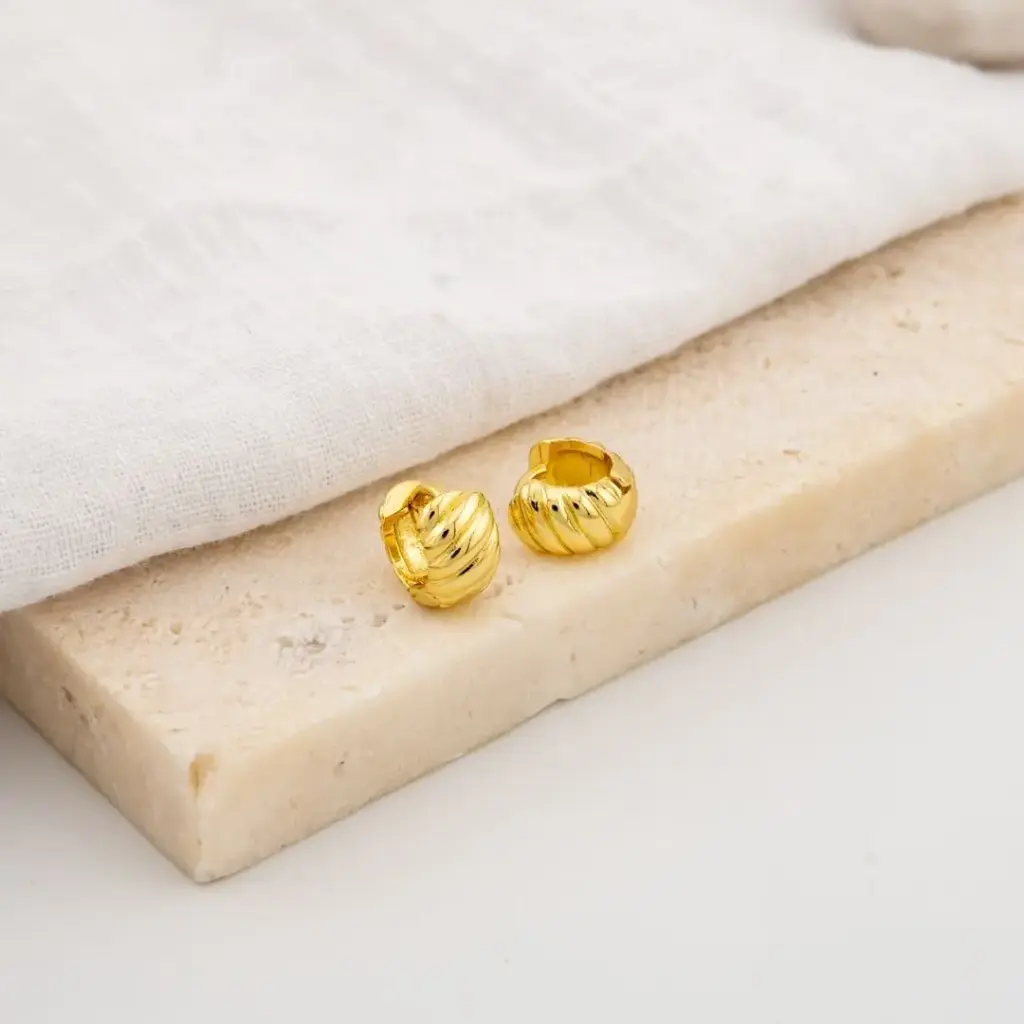 Aretes hugies baño 18k